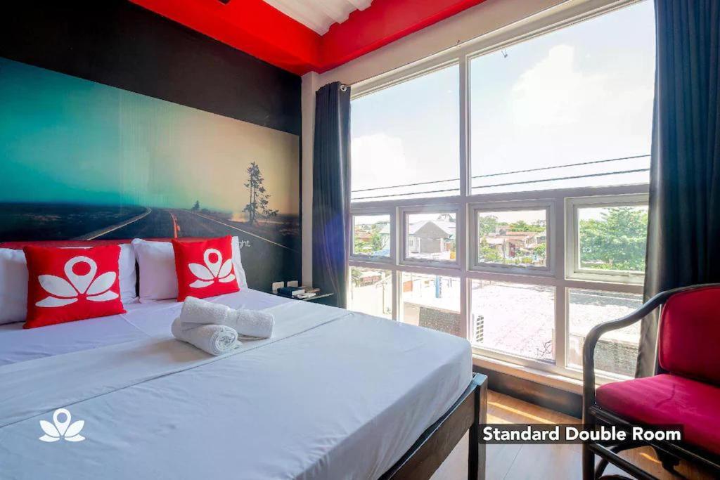 Sabel Travelers Inn Laoag Exteriör bild
